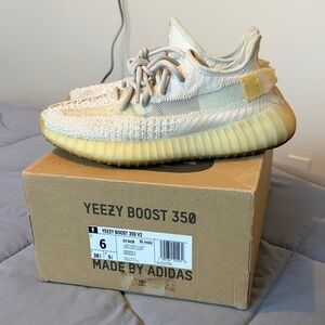 Adidas Yeezy Boost 350 size 6